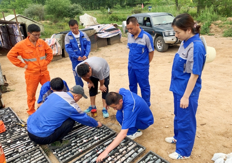 20251030/690321abc7300.jpg 13陜西地礦六隊(duì)第一黨支部.jpg